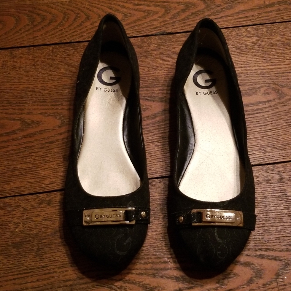 Farrah black ballet flats by Guess